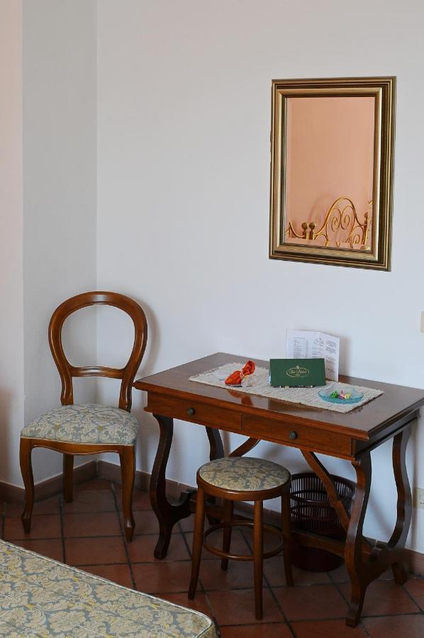 Hotel San Michele ซานจีมิญญาโน ภายนอก รูปภาพ